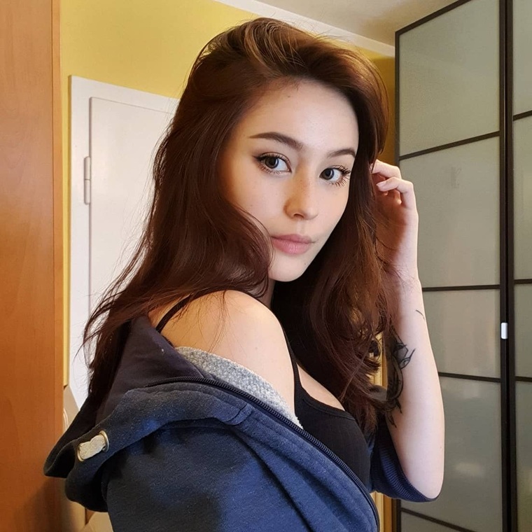 JadeyAnh German Vietnamese Twitch Star And Influencer